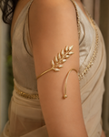 Golden Leaf Armlet – Elegant Alloy Armlet